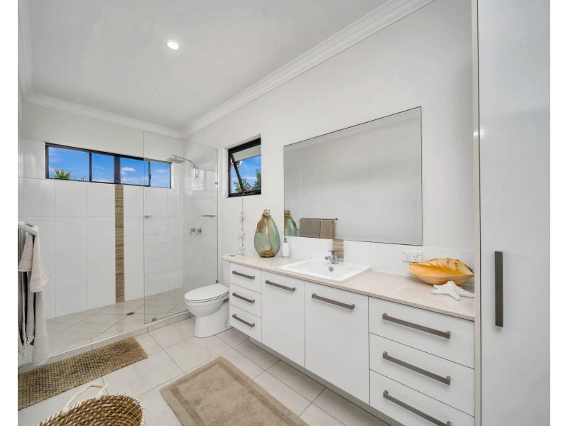 18 Luff Street, Hull Heads QLD 4854