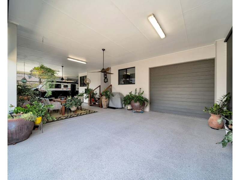 18 Luff Street, Hull Heads QLD 4854