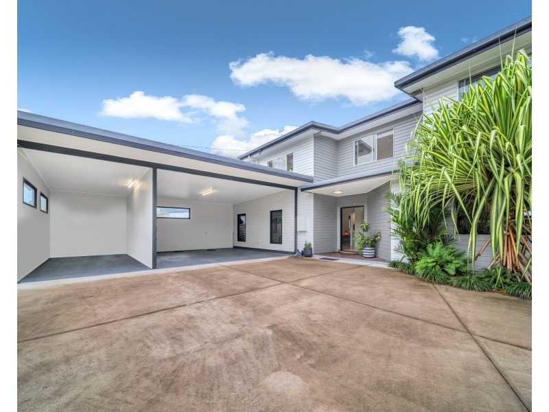 4 Izatt Close, Edge Hill QLD 4870