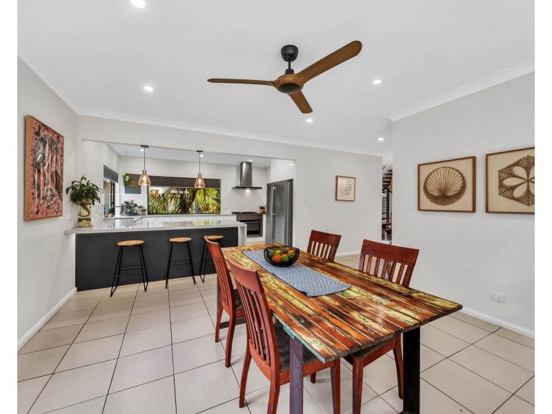 4 Izatt Close, Edge Hill QLD 4870
