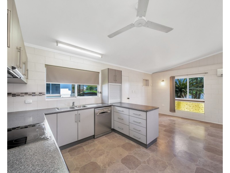 44 Flying Fish Point Road, Innisfail Estate QLD 4860