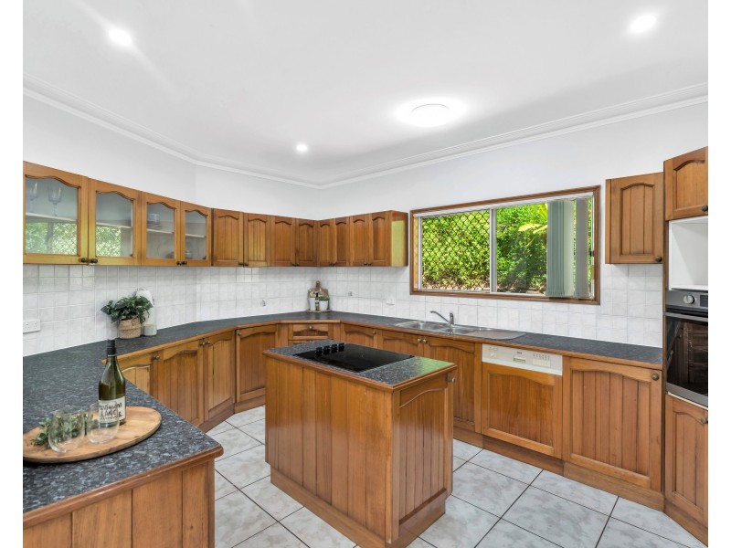 37 Brinsmead Terrace, Brinsmead QLD 4870