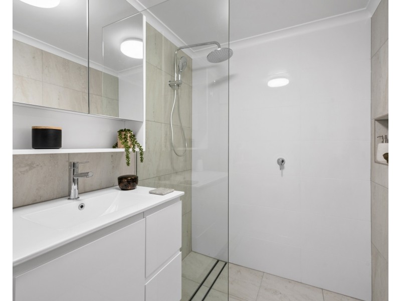 63/129-135 Oleander Street, Holloways Beach QLD 4878