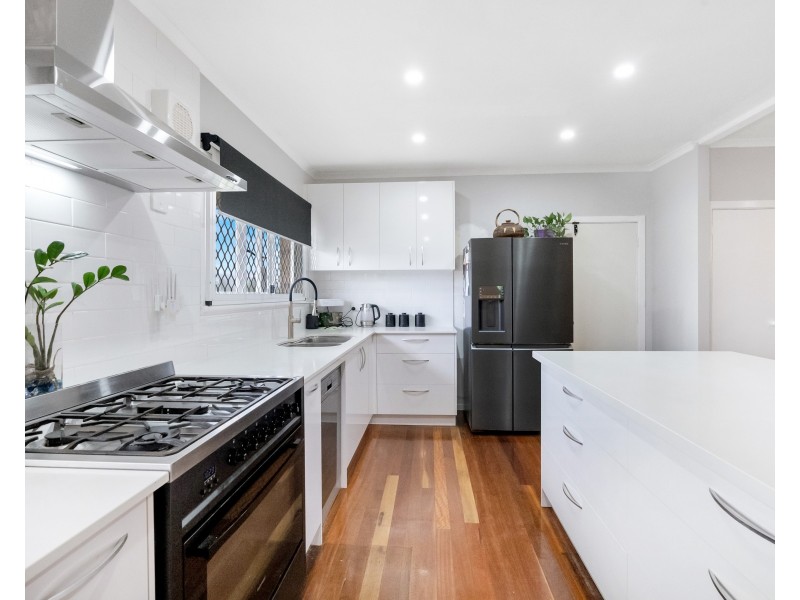 17 Mario Street, Woree QLD 4868