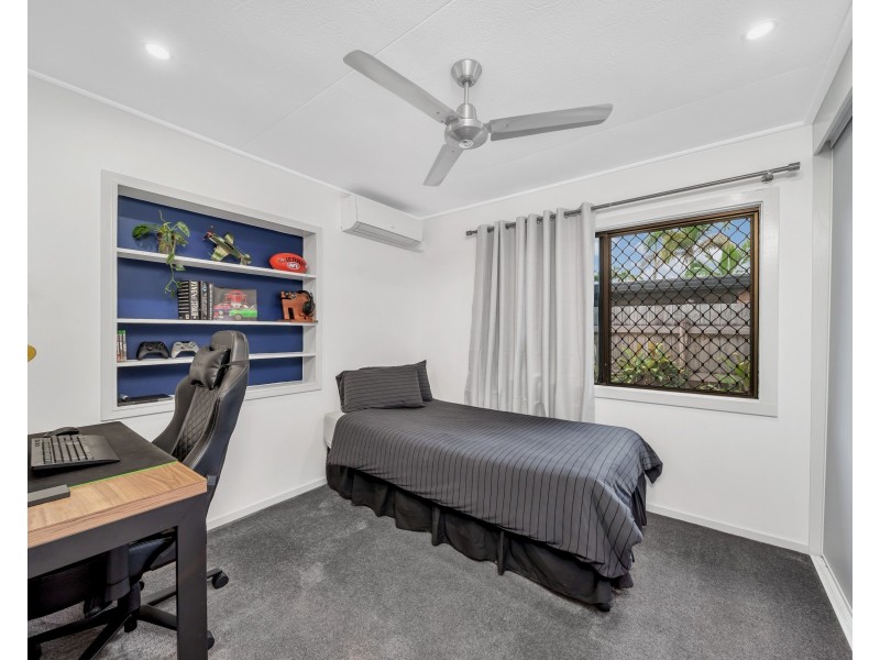 82 Russell Street, Edge Hill QLD 4870