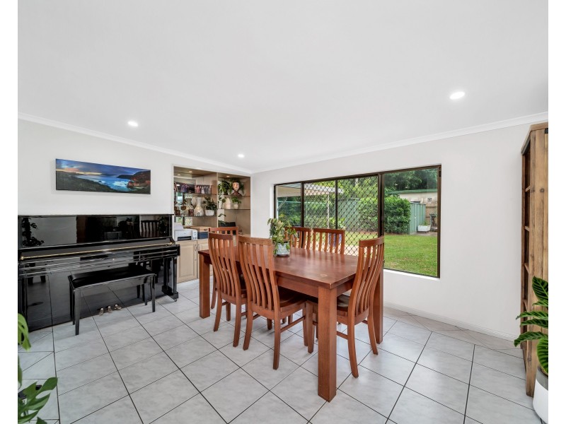 82 Russell Street, Edge Hill QLD 4870
