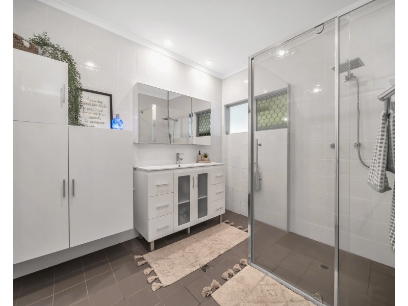 52 Bella Vista Avenue, Belvedere QLD 4860