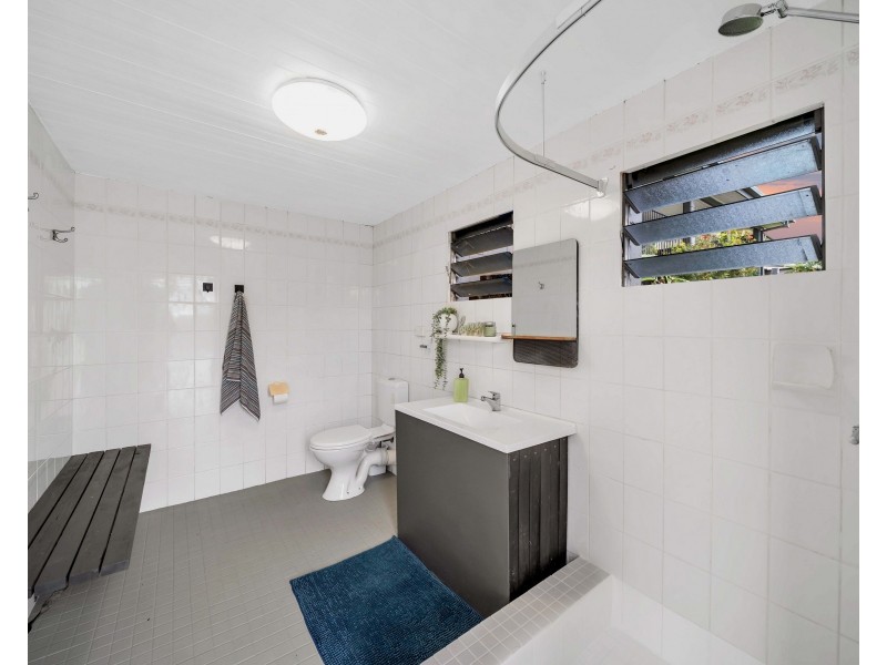 52 Bella Vista Avenue, Belvedere QLD 4860