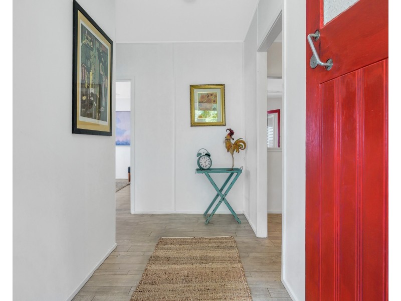 54 Waite Street, Machans Beach QLD 4878