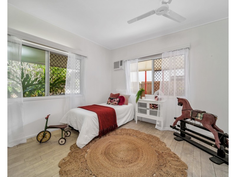 54 Waite Street, Machans Beach QLD 4878