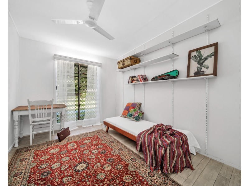 54 Waite Street, Machans Beach QLD 4878