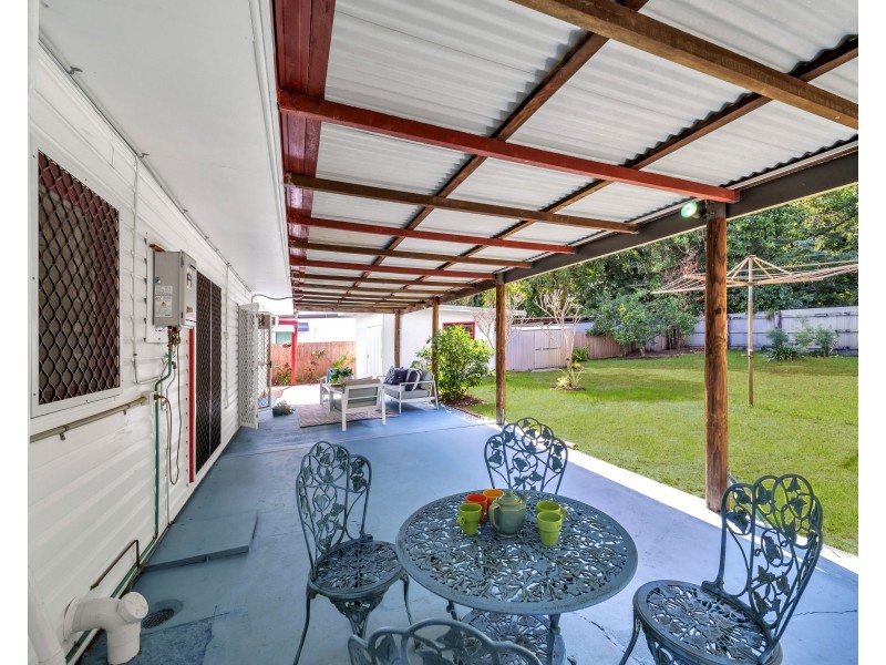 54 Waite Street, Machans Beach QLD 4878