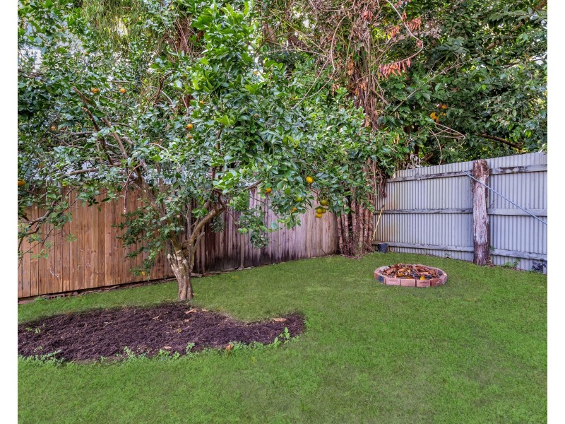 54 Waite Street, Machans Beach QLD 4878