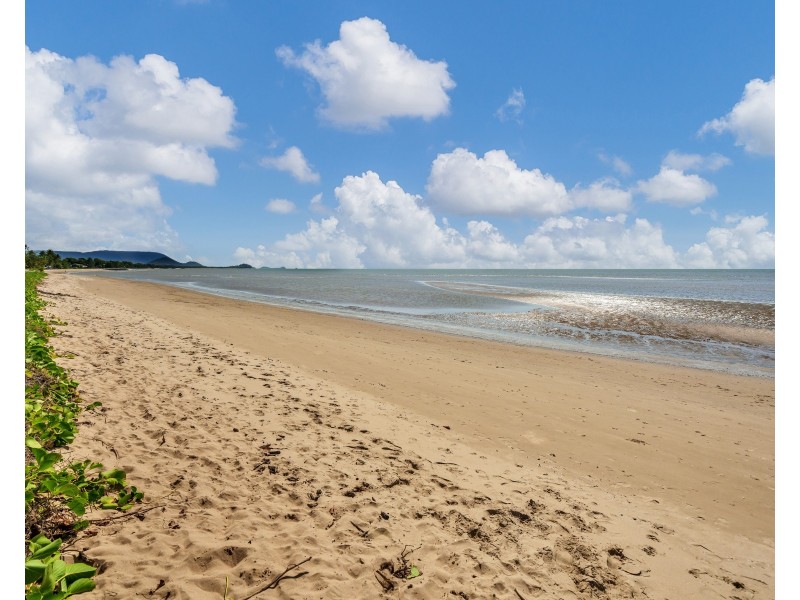 54 Waite Street, Machans Beach QLD 4878