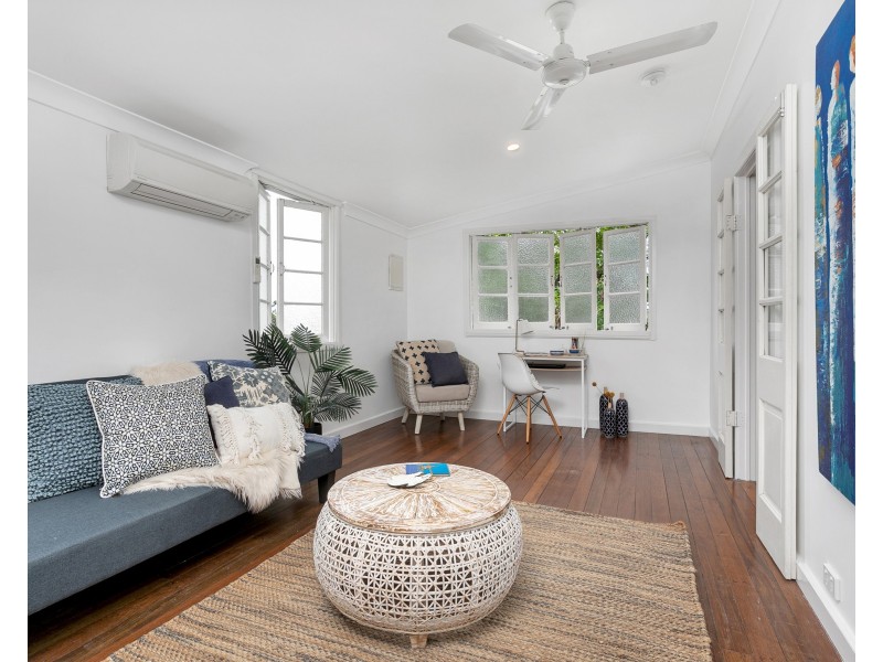 85 Tills Street, Westcourt QLD 4870