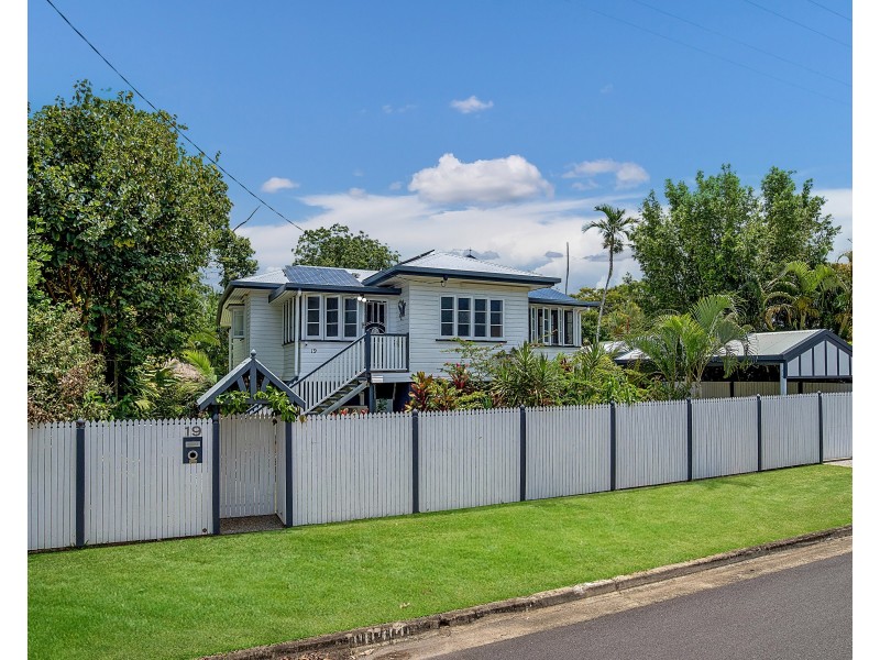 19 Keirle Avenue, Whitfield QLD 4870