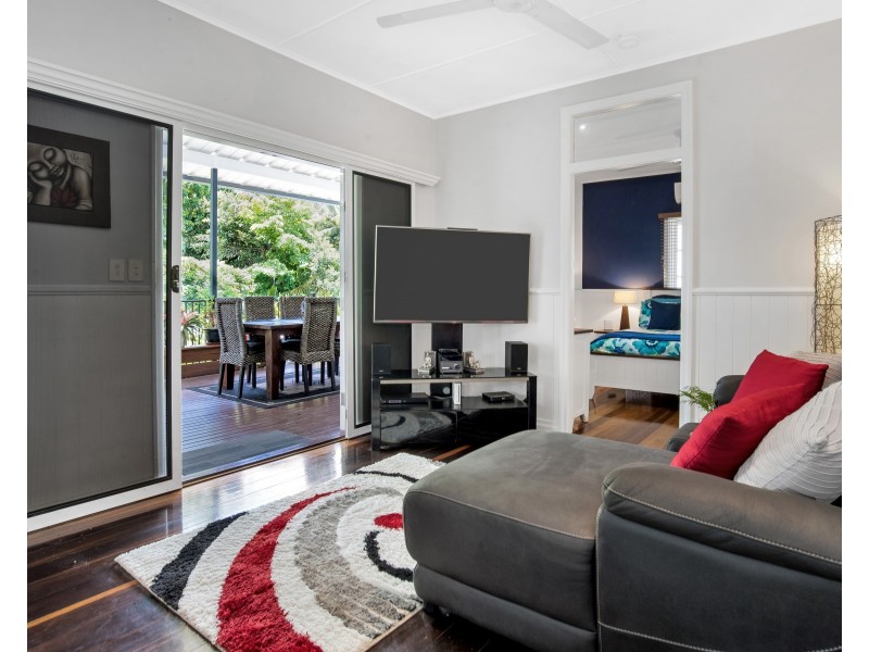 19 Keirle Avenue, Whitfield QLD 4870
