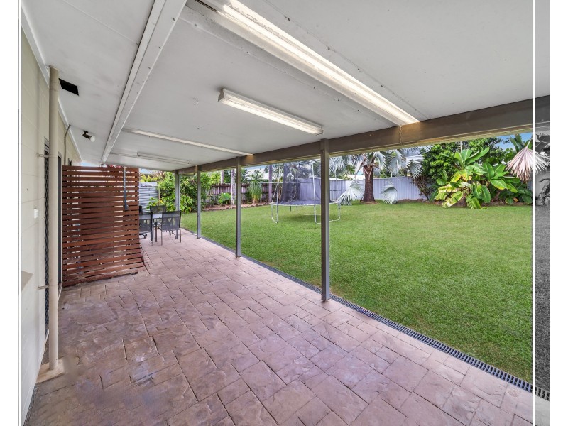 11 Kangaroo Street, Bentley Park QLD 4869