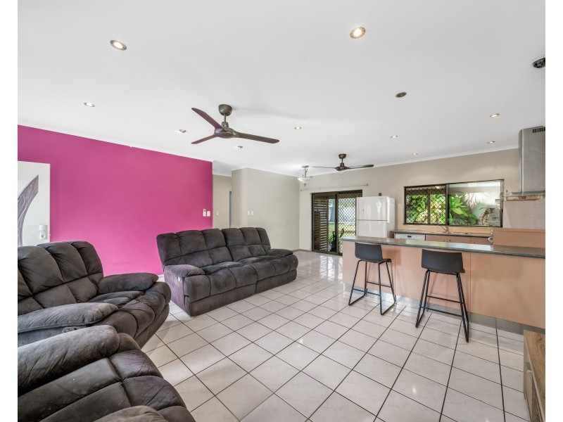 11 Kangaroo Street, Bentley Park QLD 4869