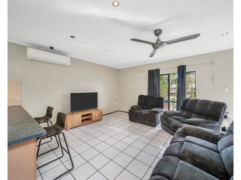 11 Kangaroo Street, Bentley Park QLD 4869