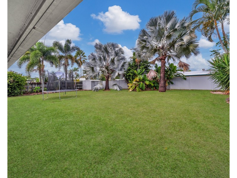11 Kangaroo Street, Bentley Park QLD 4869