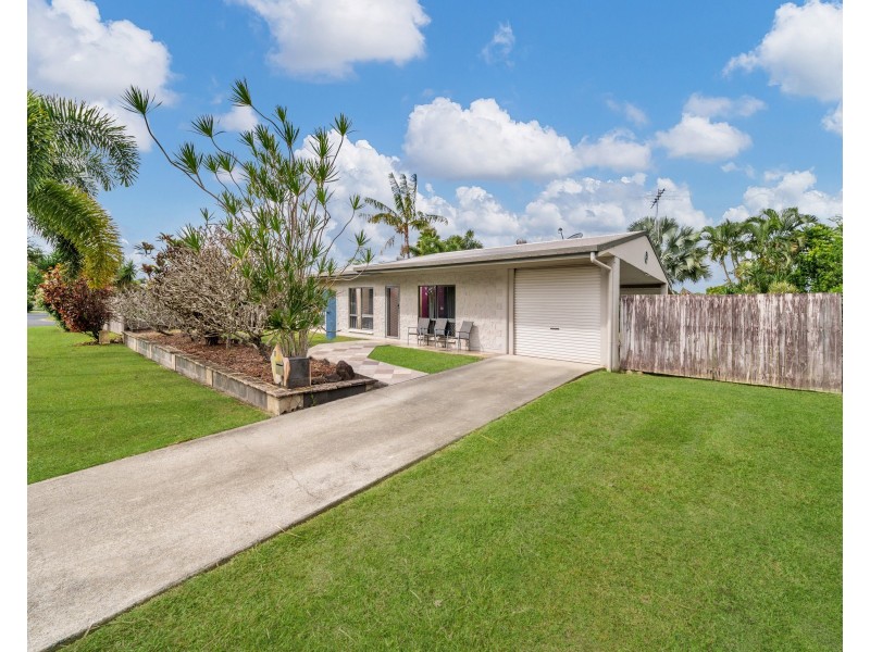 11 Kangaroo Street, Bentley Park QLD 4869