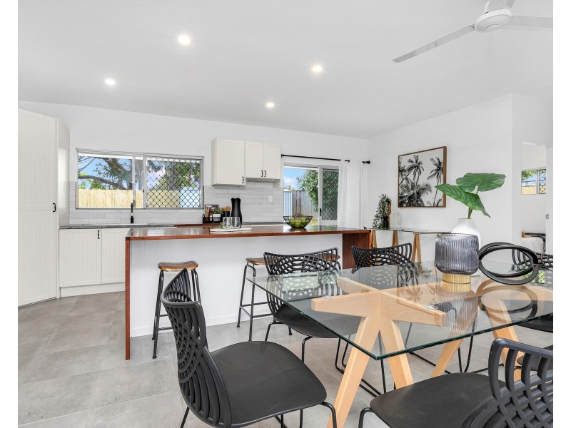 27 Fishburn Street, Bentley Park QLD 4869