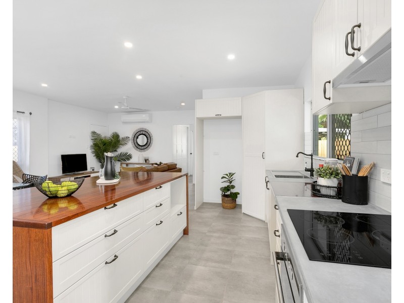 27 Fishburn Street, Bentley Park QLD 4869