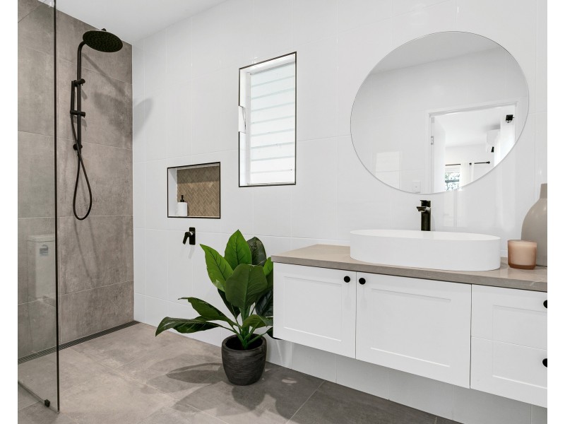 27 Fishburn Street, Bentley Park QLD 4869
