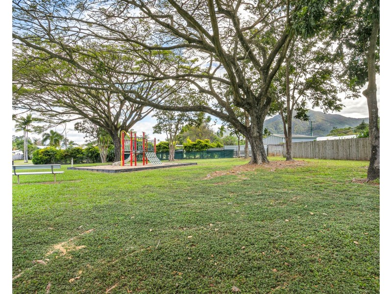 27 Fishburn Street, Bentley Park QLD 4869