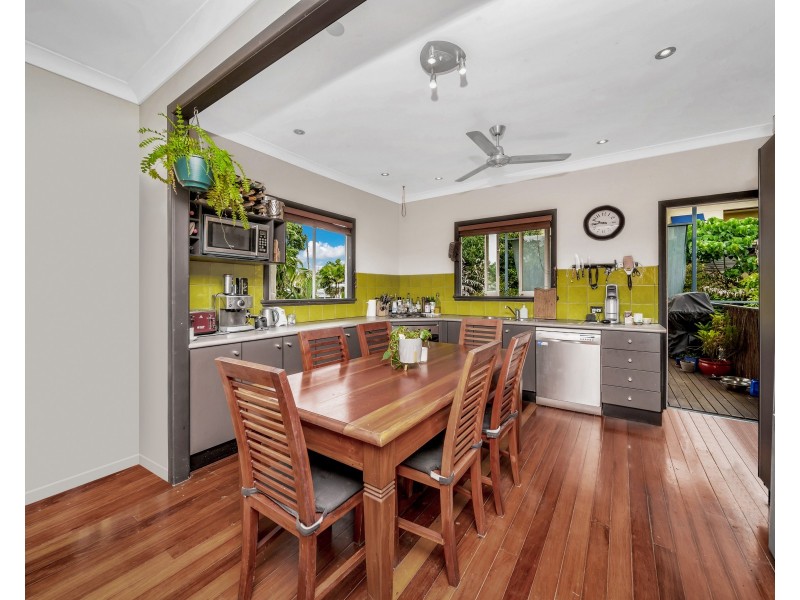 353 McLeod Street, Cairns North QLD 4870