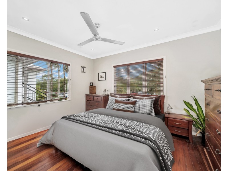 353 McLeod Street, Cairns North QLD 4870