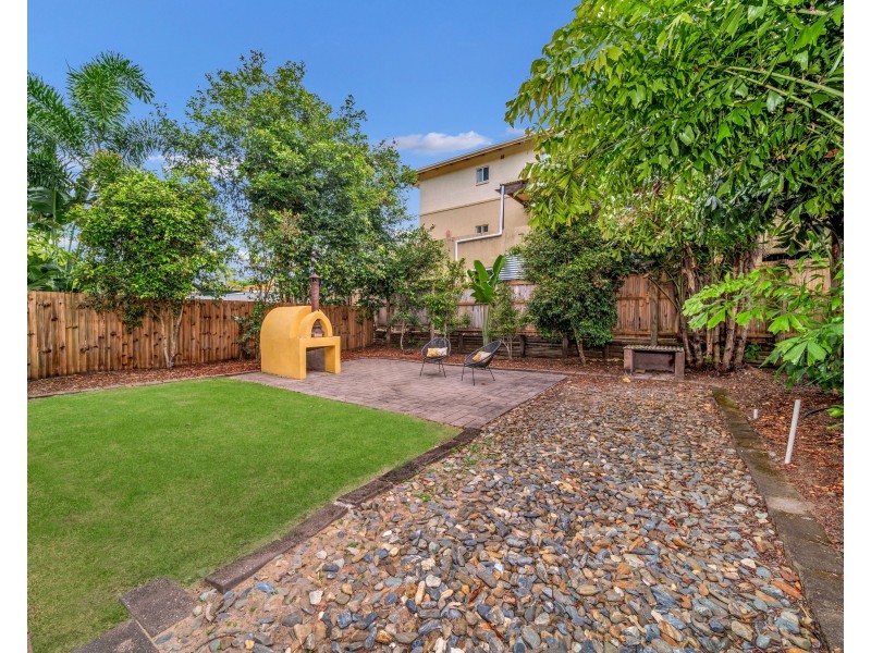 353 McLeod Street, Cairns North QLD 4870