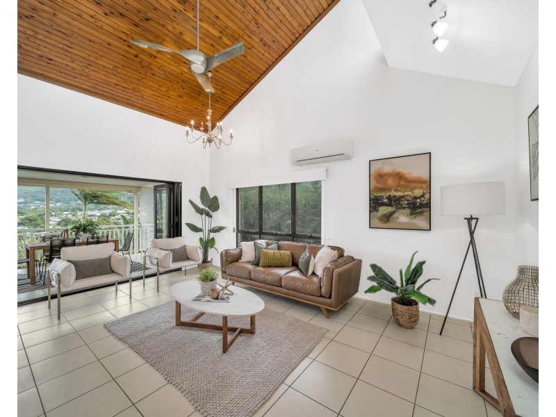 33 Koppen Terrace, Mooroobool QLD 4870