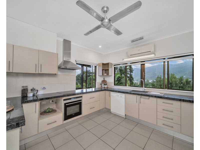 33 Koppen Terrace, Mooroobool QLD 4870