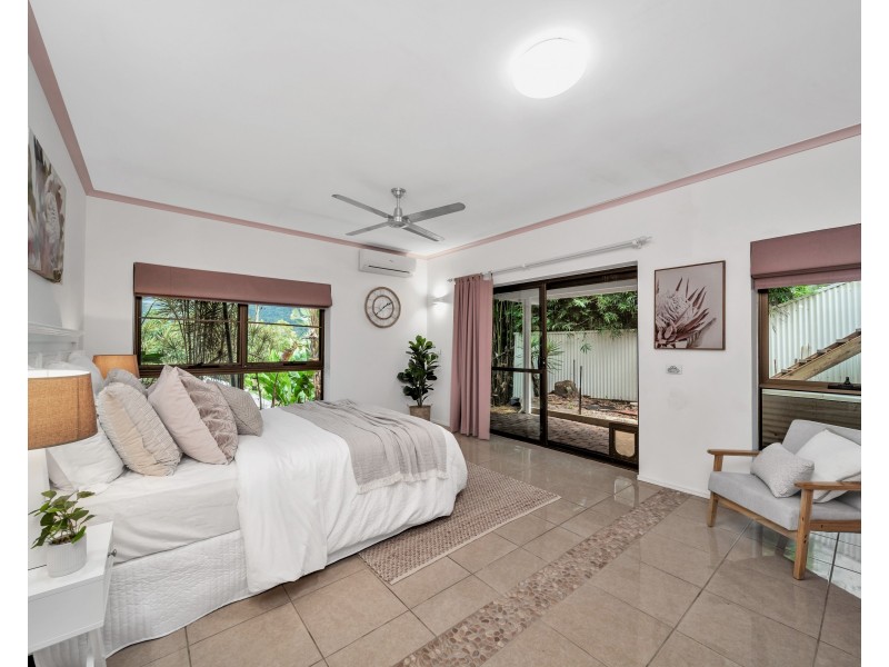 33 Koppen Terrace, Mooroobool QLD 4870