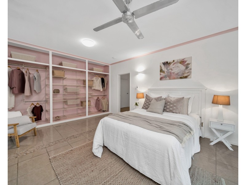 33 Koppen Terrace, Mooroobool QLD 4870