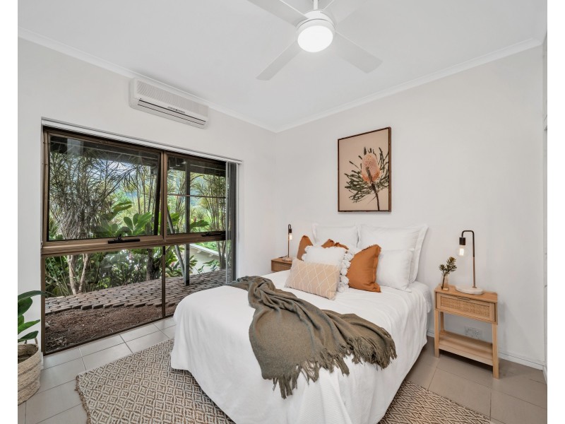 33 Koppen Terrace, Mooroobool QLD 4870