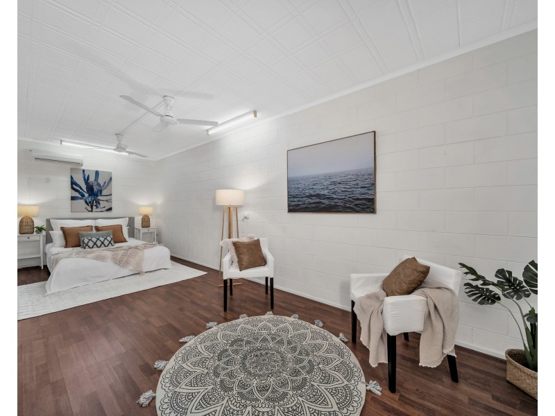 33 Koppen Terrace, Mooroobool QLD 4870