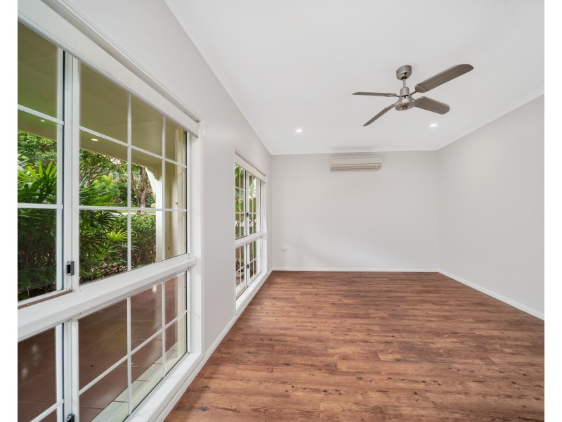 7 Strathmore Court, Mooroobool QLD 4870