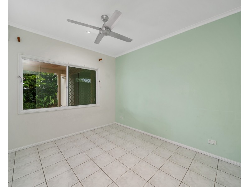 7 Strathmore Court, Mooroobool QLD 4870