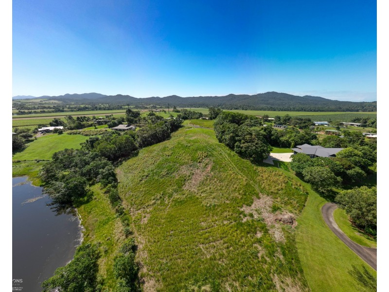 13 Pandanus Road, Sundown QLD 4860