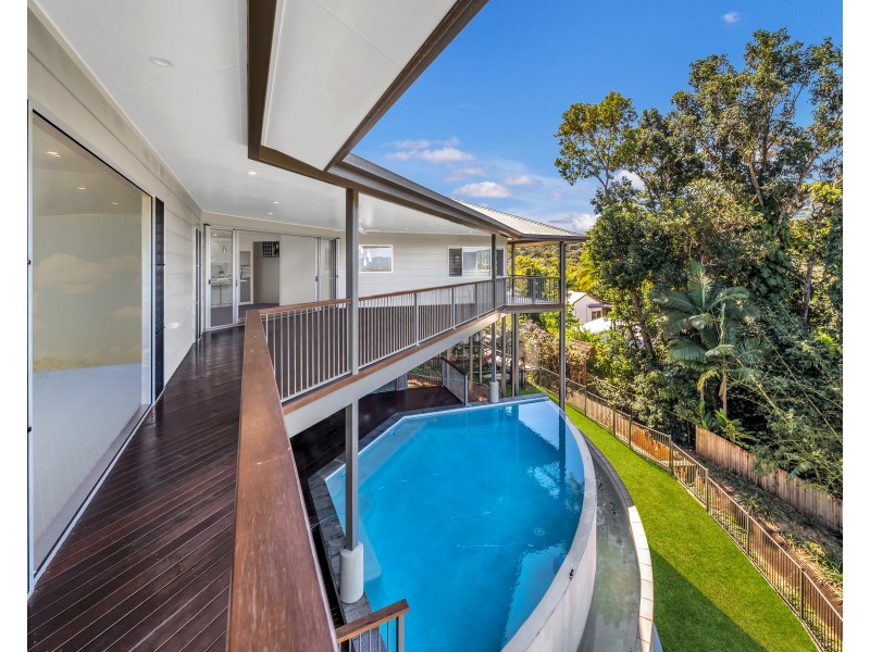 18 Bel-Air Drive, Whitfield QLD 4870