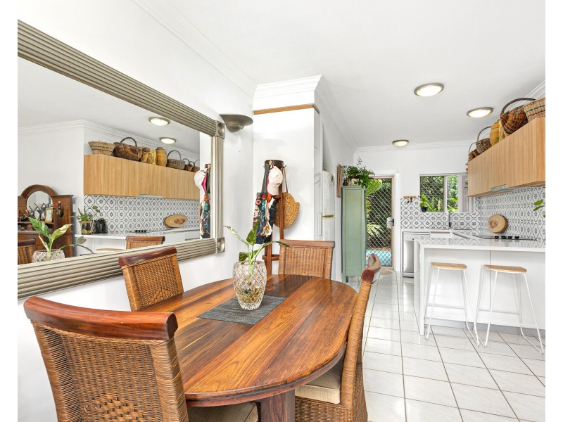 4/2 Springfield Crescent, Manoora QLD 4870