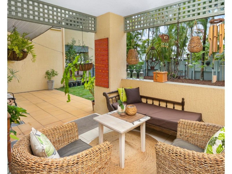 4/2 Springfield Crescent, Manoora QLD 4870