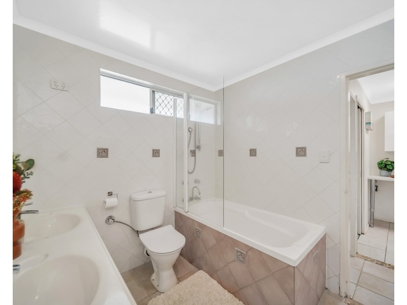 6 Basalt Street, Brinsmead QLD 4870