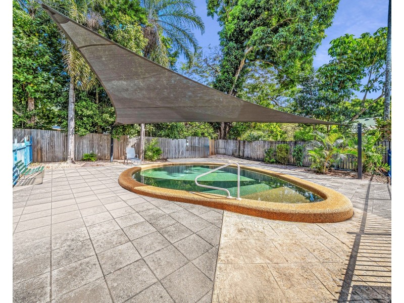 11/4-10 Hedley Close, Redlynch QLD 4870