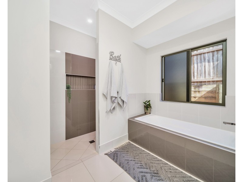 13 Whipbird Drive, Smithfield QLD 4878