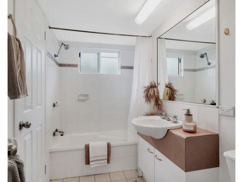 9/5-9 Gelling St, Cairns North QLD 4870