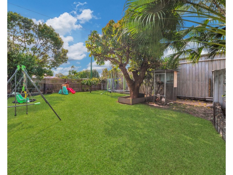 16 Warner Street, Manunda QLD 4870